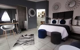 Roxy'S Rest Guest House